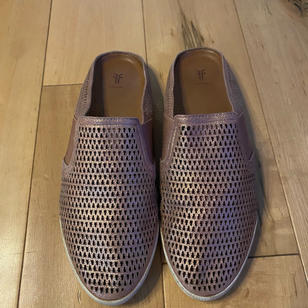 Frye slides size 9